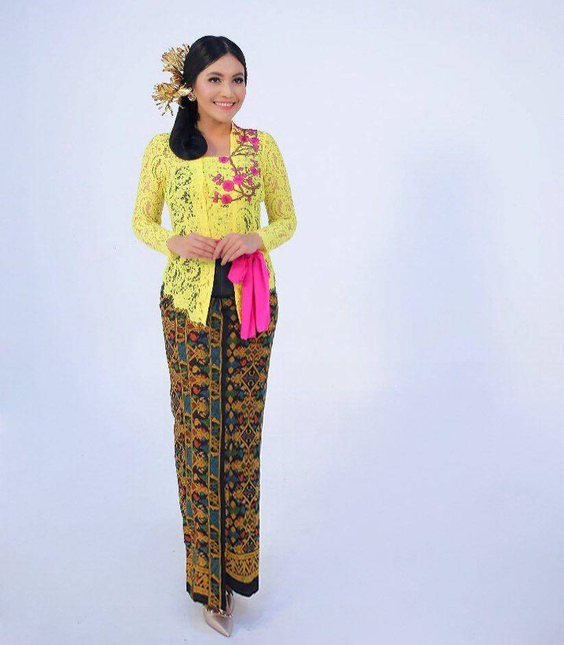 Denada (@nakedeyeproduction via instagram.com/denadaindonesia)