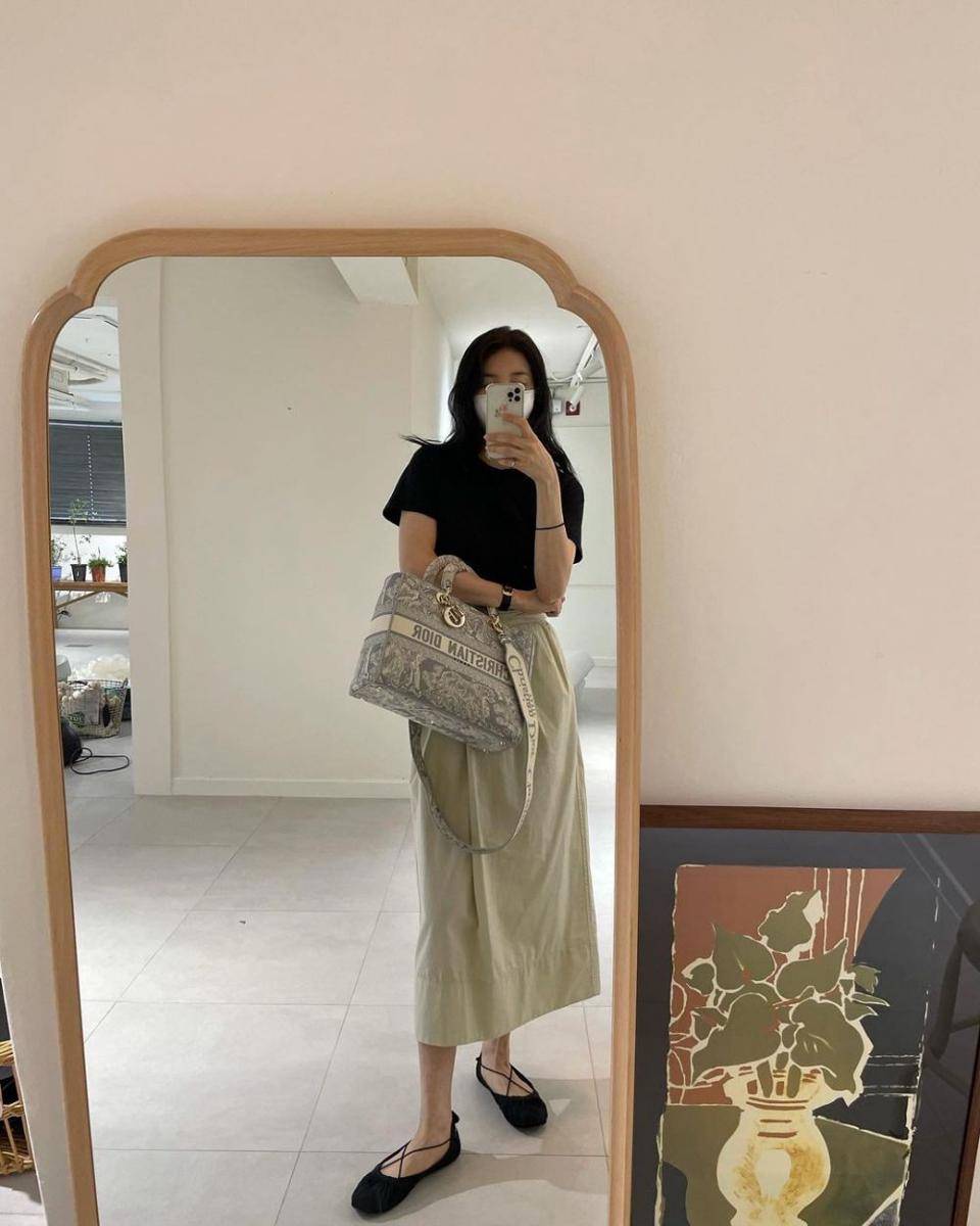 Style Bae Suzy (instagram.com/skuukzky)