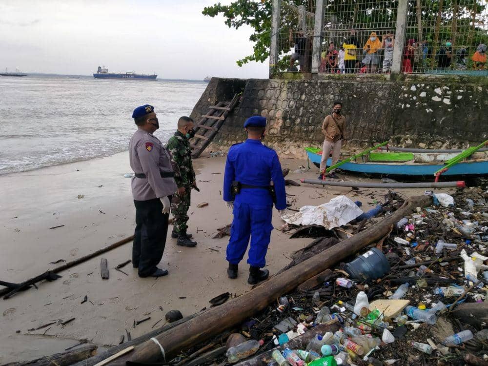 Mayat tidak dikenal ditemukan di Pelabuhan Semayang Balikpapan Kaltim, Rabu (8/9/2021). Foto istimewa