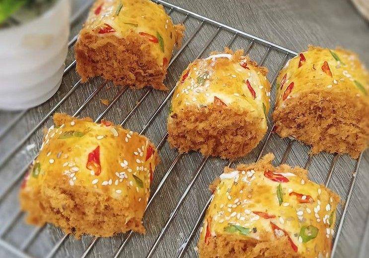 Roti gulung abon (instagram.com/kreasi_masakan_ibukayla)