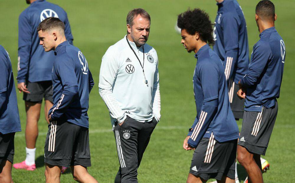 potret Hansi Flick memimpin latihan timnas Jerman (archyde)