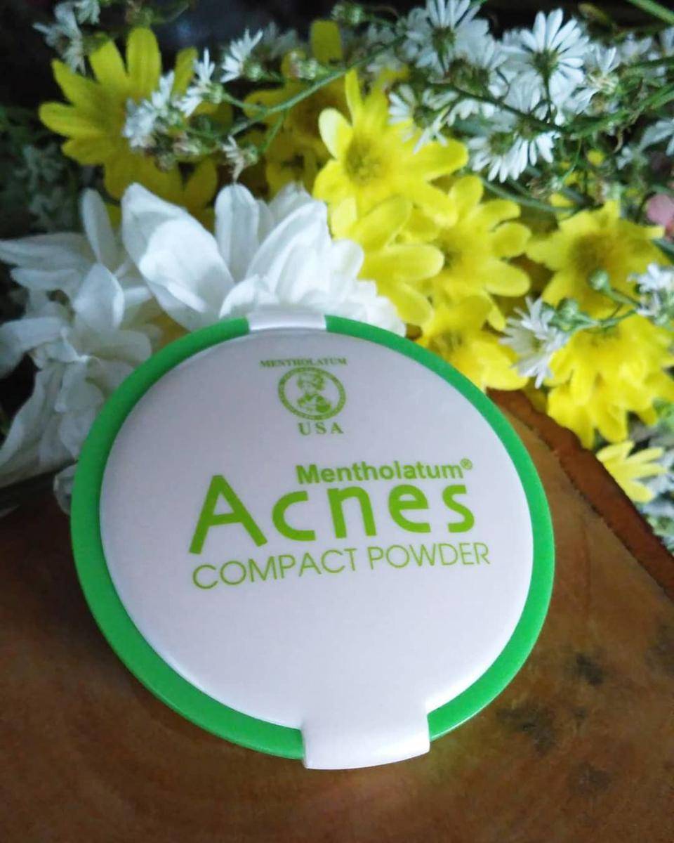 Acnes Compact Powder (instagram.com/acnesid)