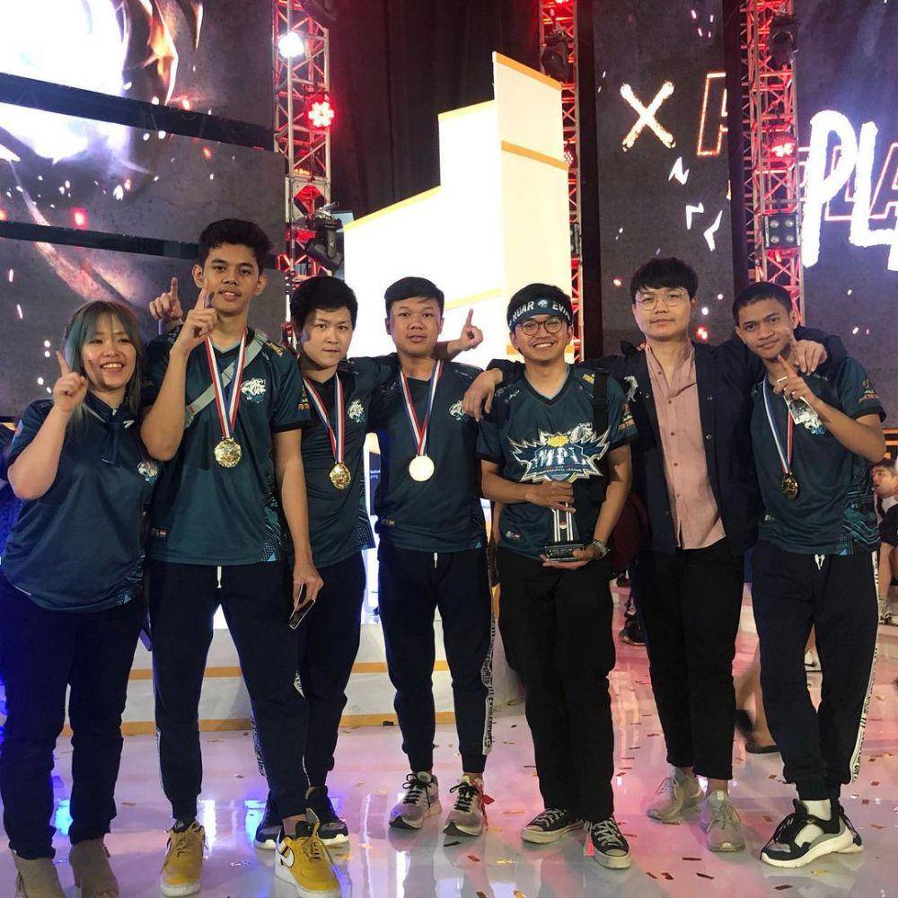 potret tim EVOS saat menjuarai MPL ID season 4 (instagram.com/ihsanbesarik)