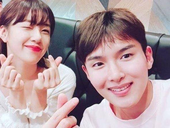 Ryeowook dan Ari (ibtimes.sg)