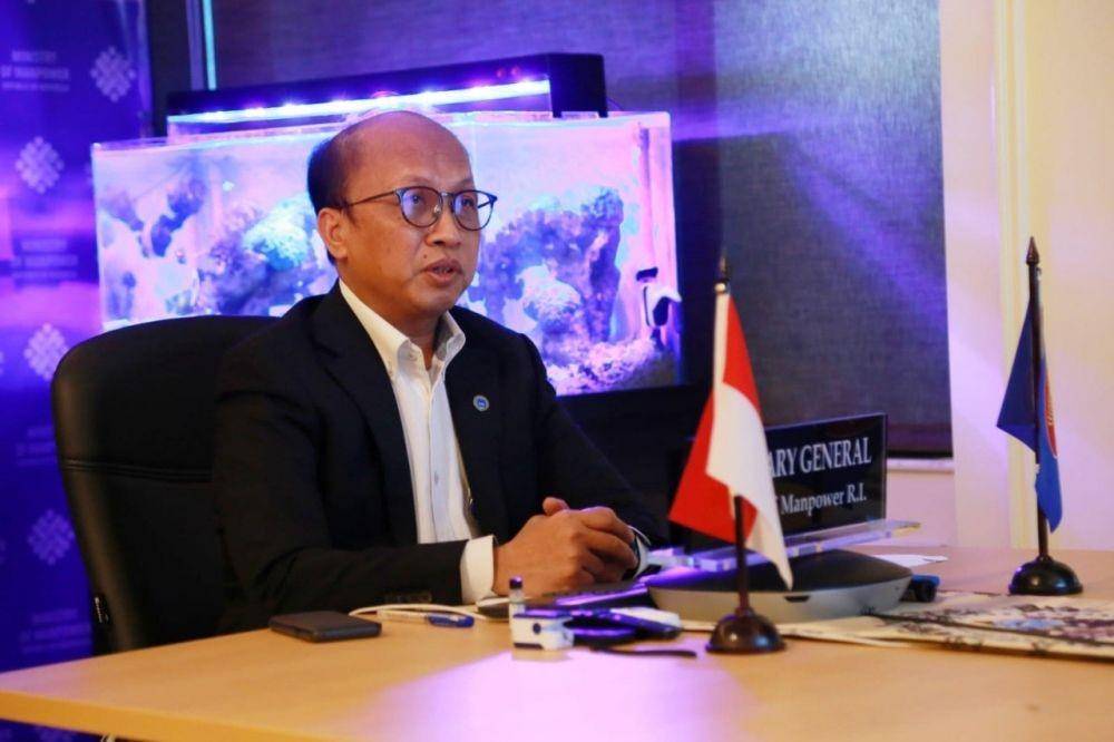 Sekretaris Jenderal Kementerian Ketenagakerjaan (Kemnaker), Anwar Sanusi membuka Workshop (lokakarya) Pengembangan Indeks Produktivitas Tenaga Kerja secara virtual, pada Selasa (7/9/2021). (Dok. Kemnaker)