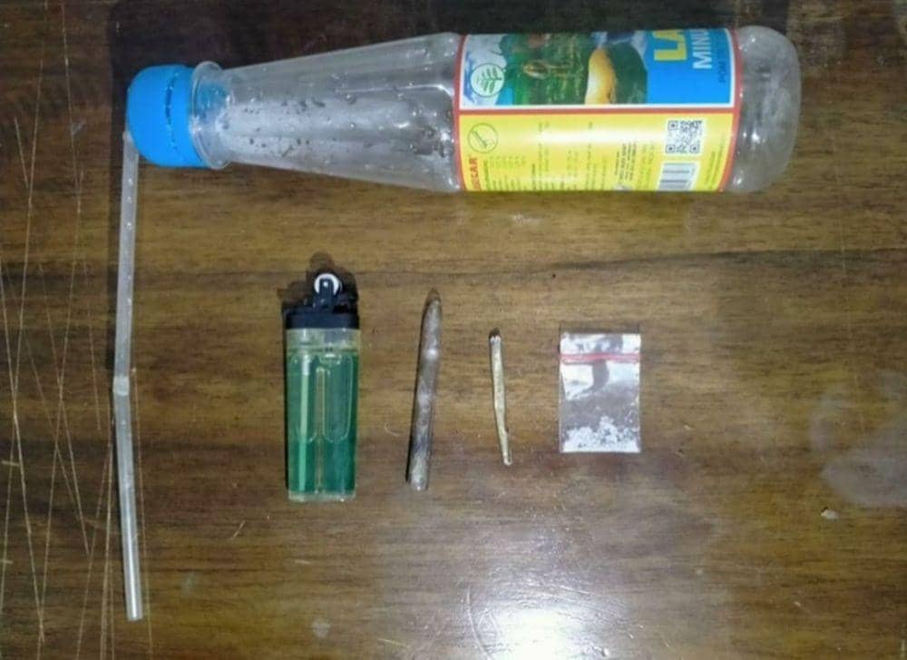 ZI (44), seorang oknum Kadus salah satu pekon di Kecamatan Pardasuka, Pringsewu diamankan petugas Satresnarkoba Polres Pringsewu (IDN Times/Pringsewu)