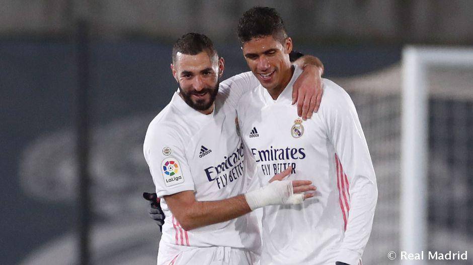 Karim Benzema dan Raphael Varane (realmadrid.com)