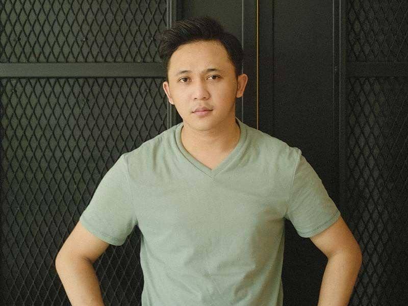 Perawat Jadi Kreator Konten Spesialis Bucin, 10 Potret Menawan Akew!