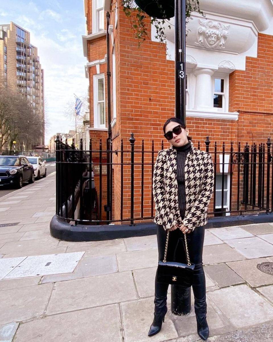 Syahrini berlibur ke luar negeri (instagram.com/princessyahrini)