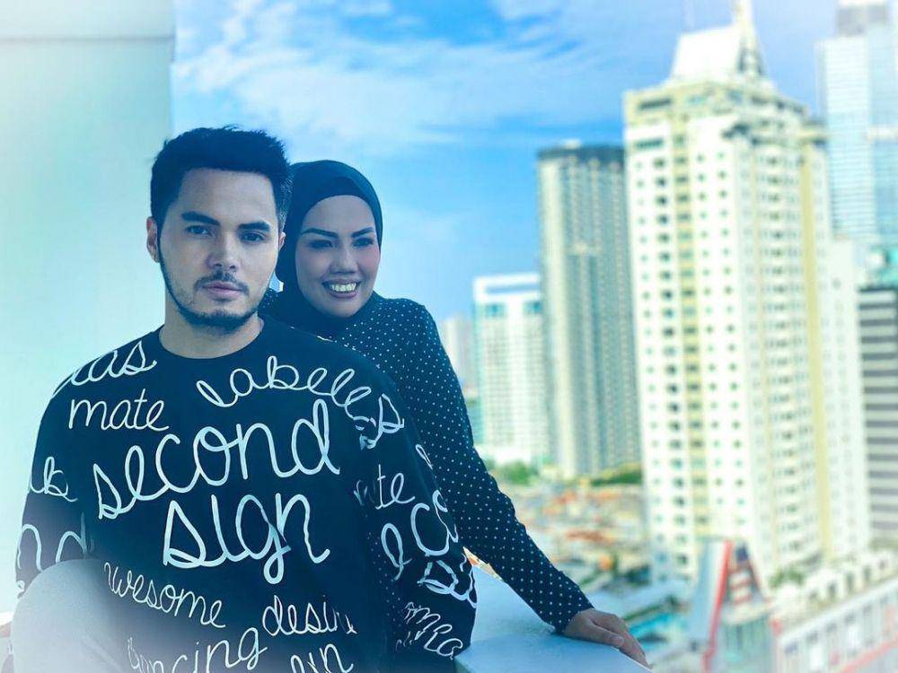 potret Elly Sugigi dan suami (instagram.com/ellysugigi_real_)