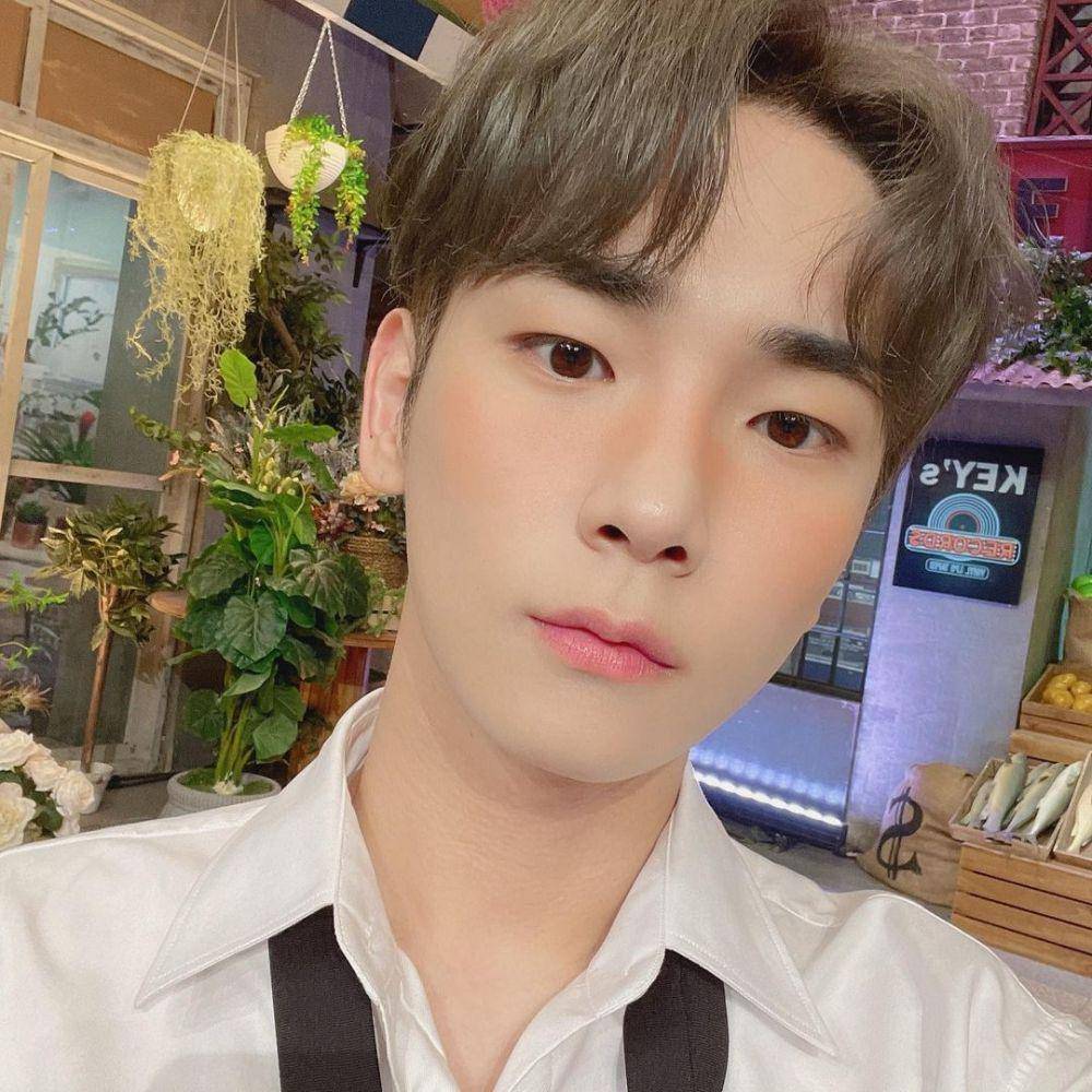 Key SHINee (instagram.com/bumkeyk)