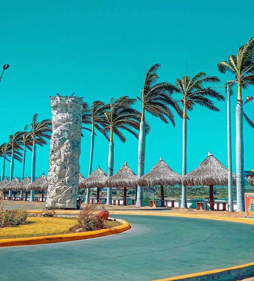 Puerto Salvador Allende (instagram.com/nicalindalinda)