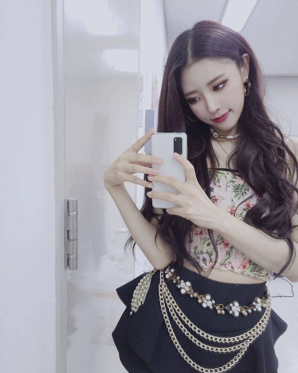 Mijoo Lovelyz (instagram.com/queen.chu_s)