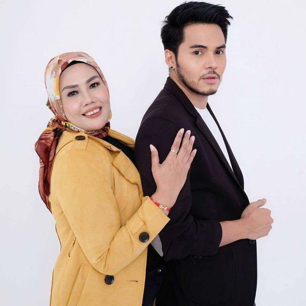 potret Elly Sugigi dan suami (instagram.com/ellysugigi_real_)