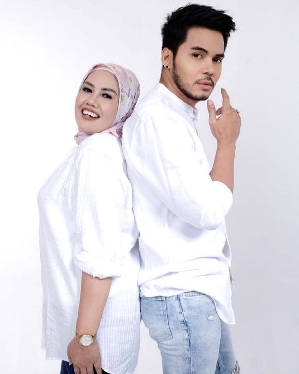 potret Elly Sugigi dan suami (instagram.com/ellysugigi_real_)