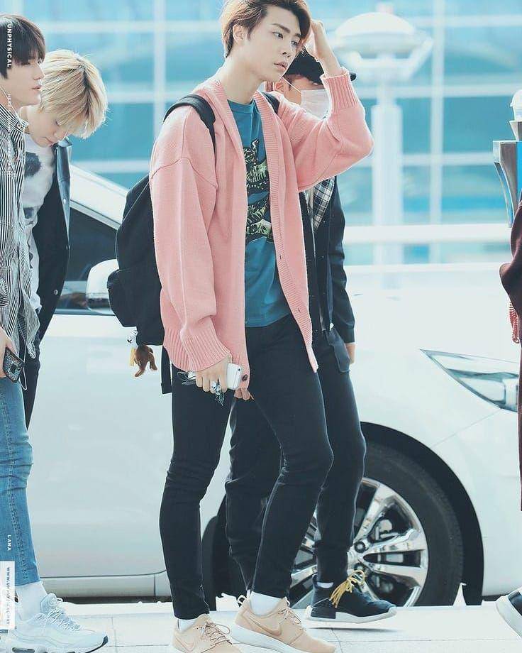 Outer Johnny NCT (instagram.com/nctunited00)
