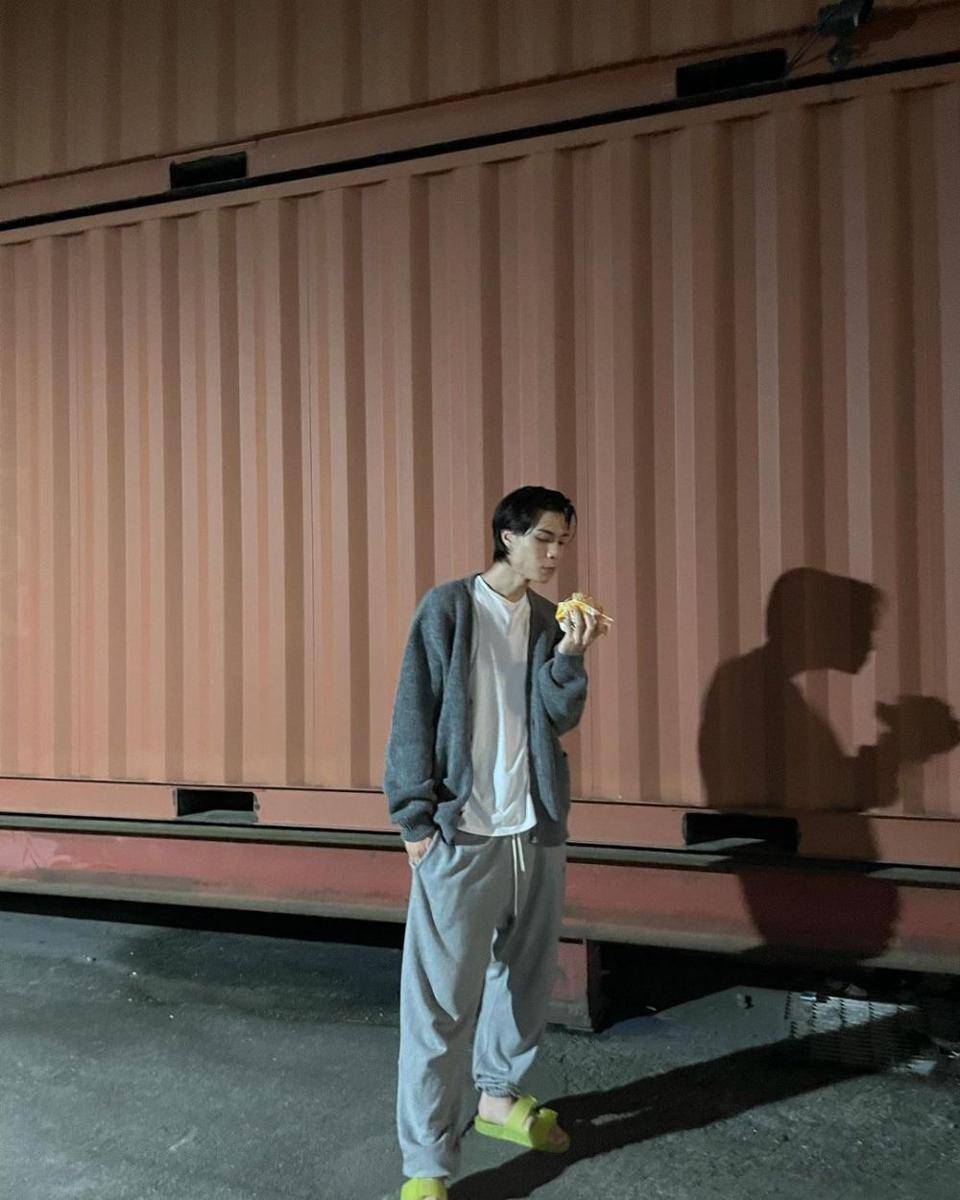 Outer Johnny NCT (instagram.com/johnnyjsuh)