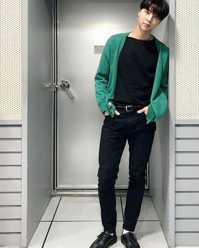 Outer Johnny NCT (instagram.com/nctunited00)