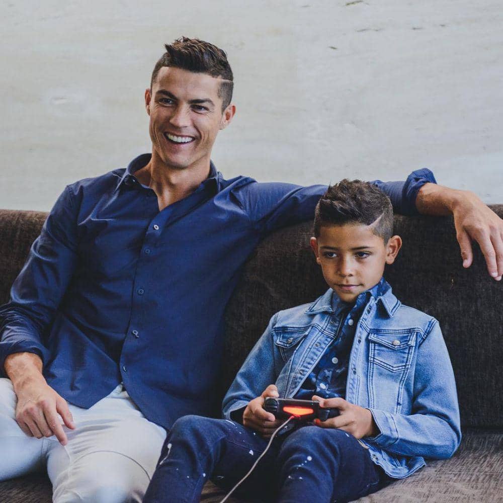 foto Cristiano Ronaldo dan anak  (instagram.com/cristiano)