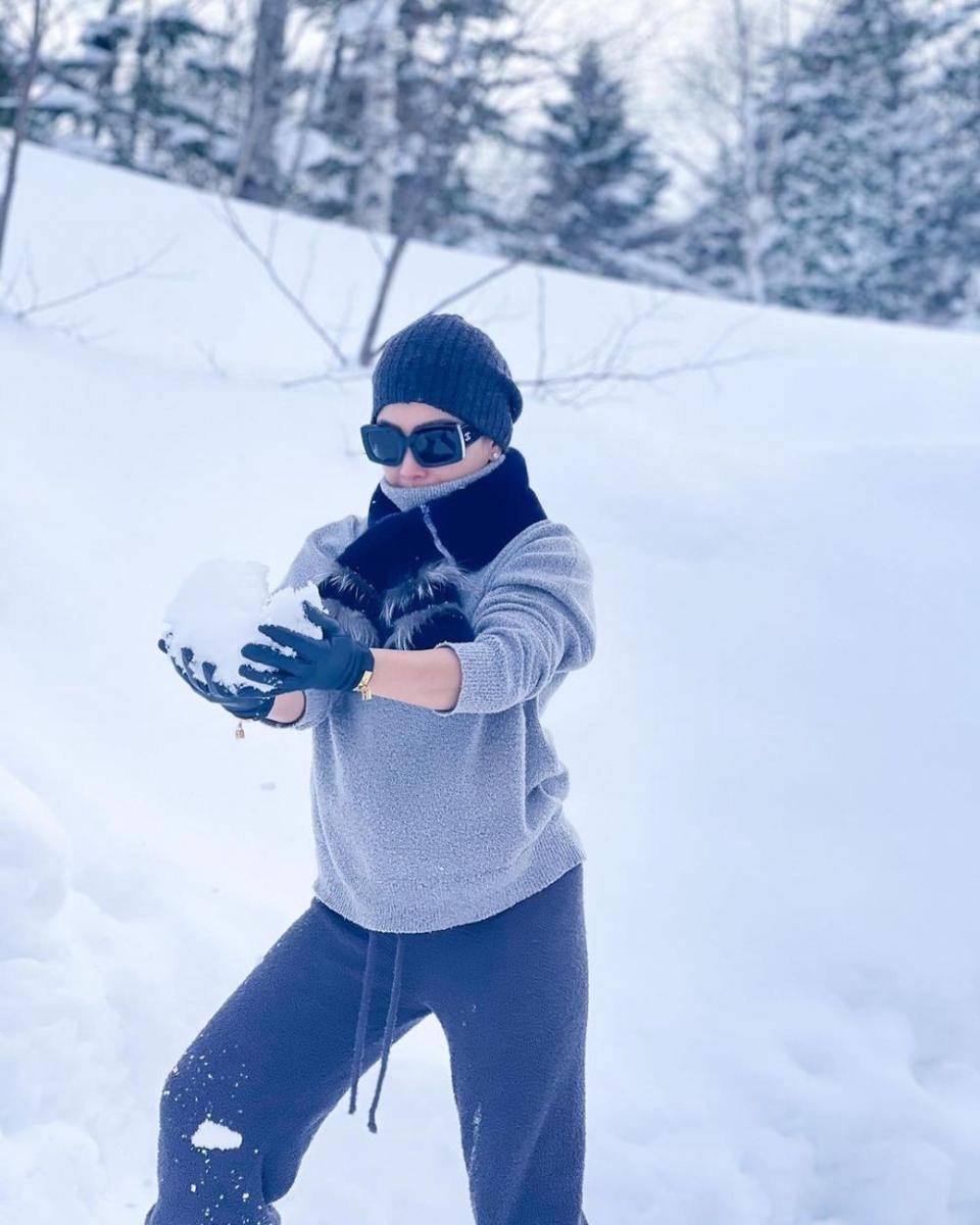 Syahrini berlibur ke luar negeri (instagram.com/princessyahrini)