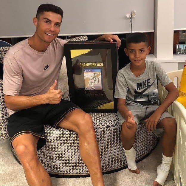 foto Cristiano Ronaldo dan anak  (instagram.com/cristiano)
