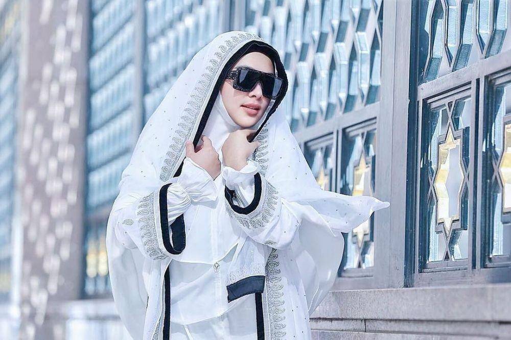 Syahrini berlibur ke luar negeri (instagram.com/princessyahrini)