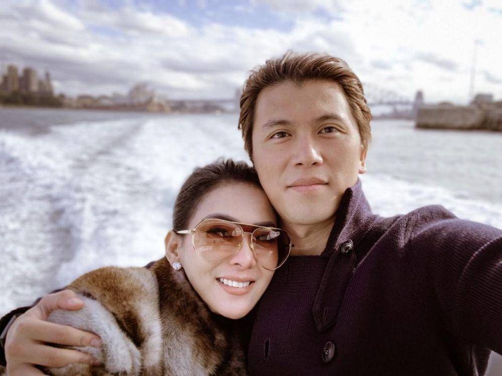 Syahrini berlibur ke luar negeri (instagram.com/princessyahrini)