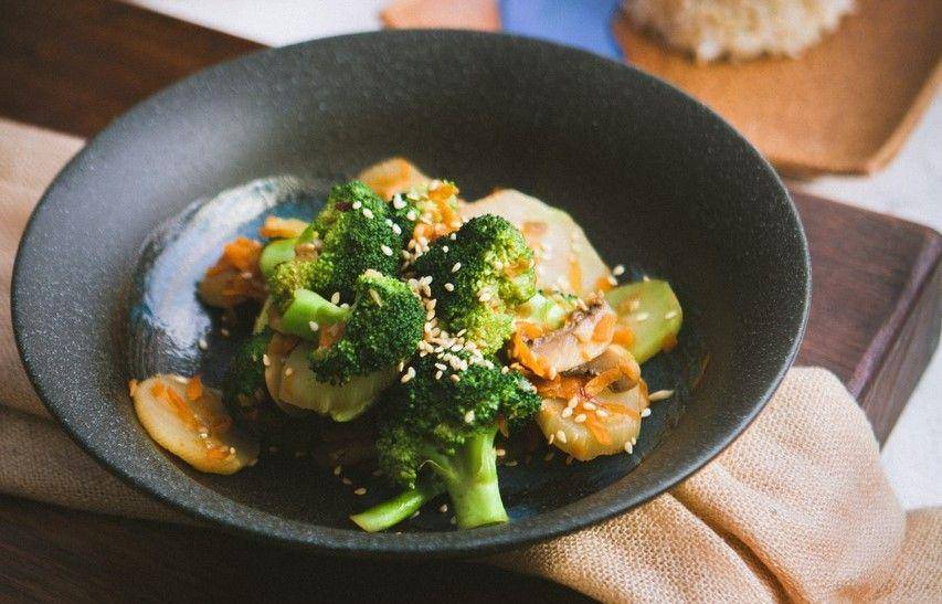 Ilustrasi tumis udang brokoli (unsplash.com/Andrei)