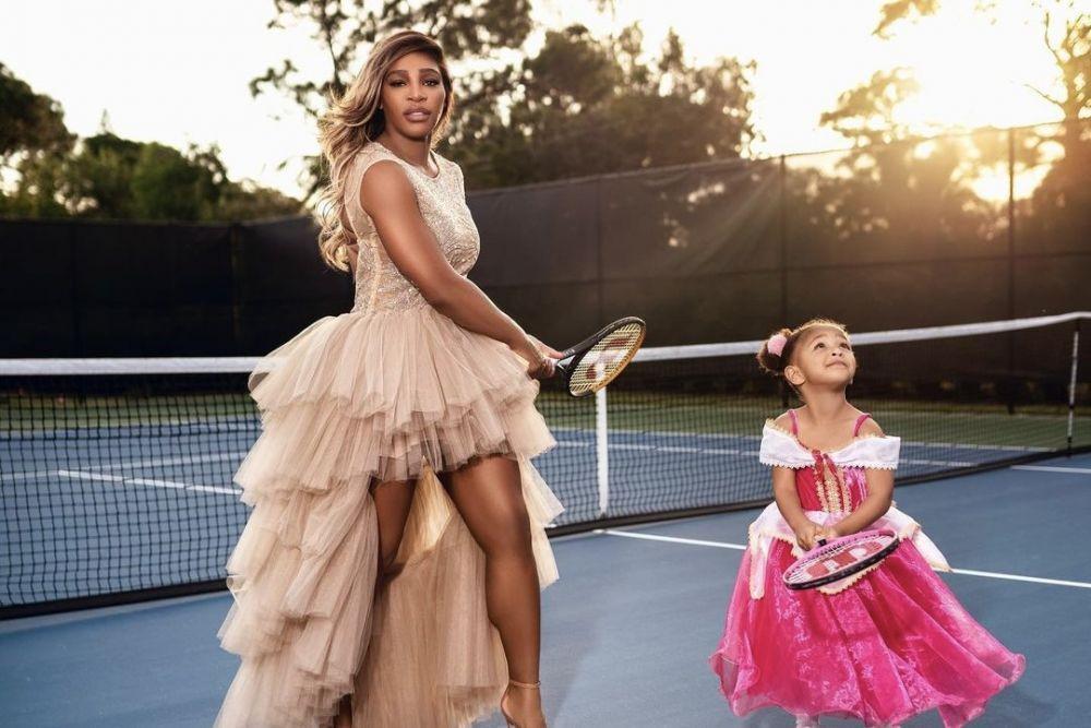 10 Momen Kebersamaan Serena Williams dan Putrinya, Diajari Main Tenis