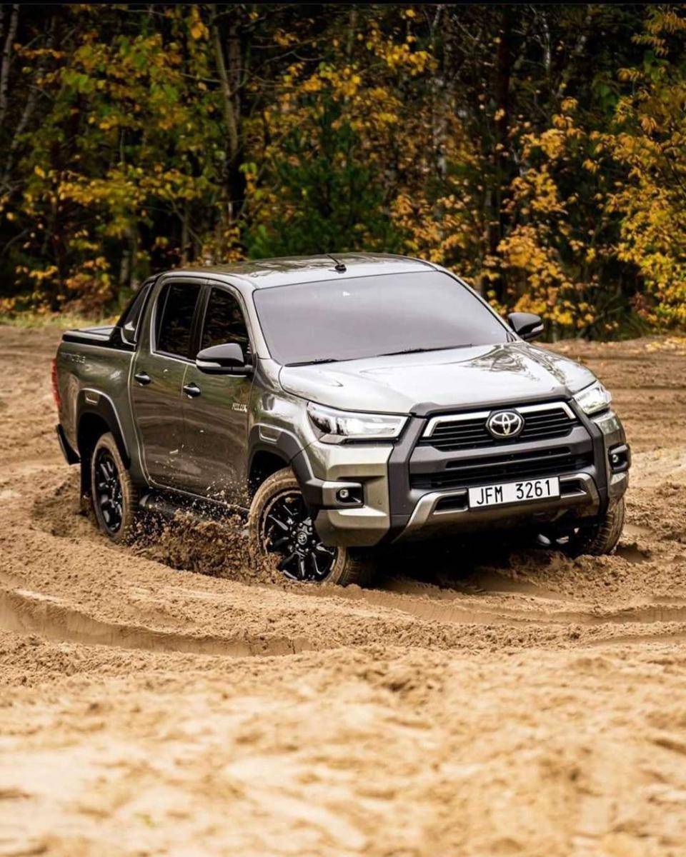 ilustrasi toyota hilux Ofrood (instagram.com/toyota_hilux)