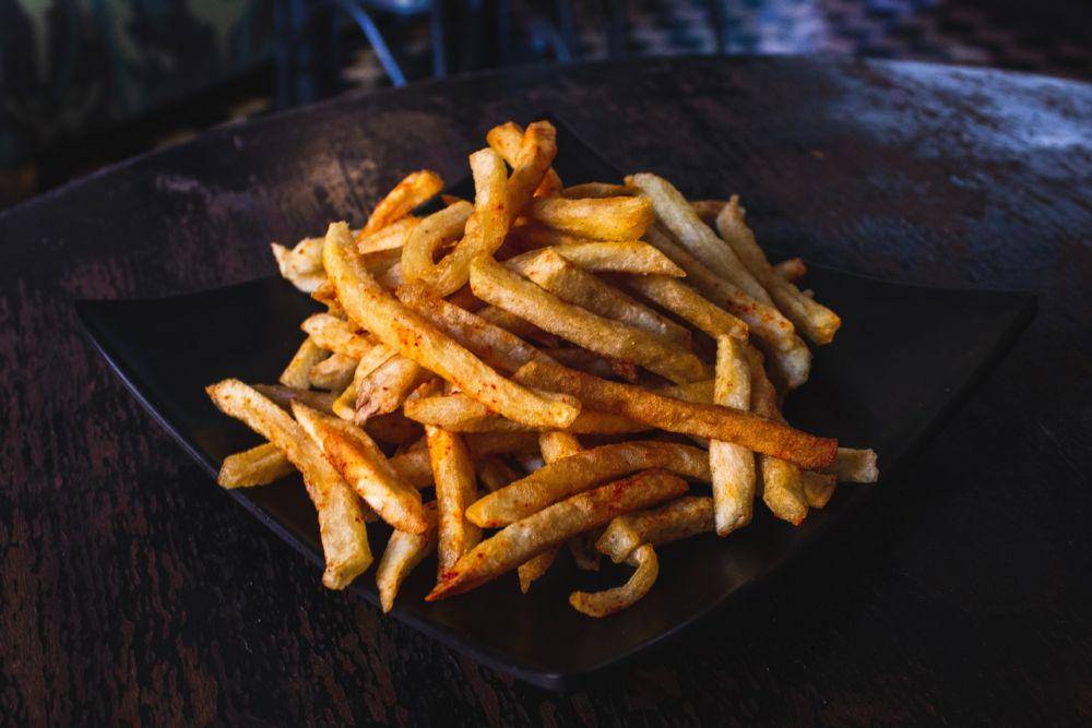 ilustrasi salted egg pumpkin chips (unsplash.com/Louis Hansel)