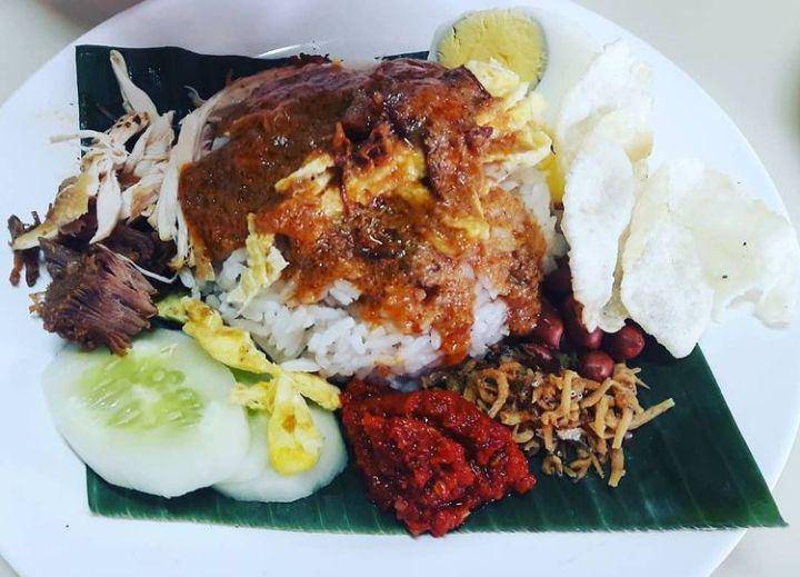 Potret nasi gemuk khas Jambi (Instagram.com/kulinerjakarta.fb)