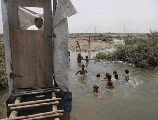 aksi kocak saat berendam (instagram.com/duhreceh.id)