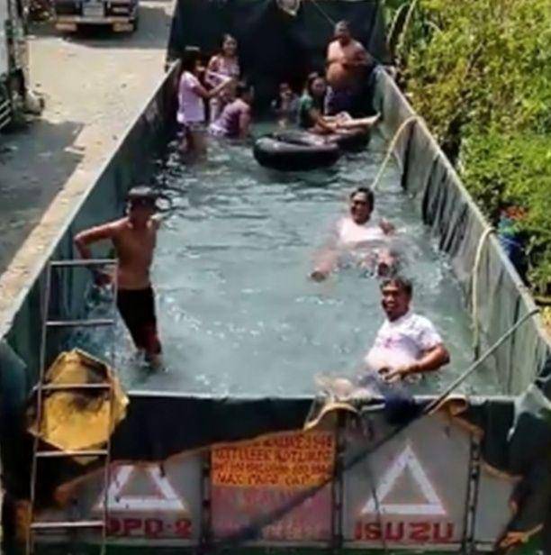 aksi kocak saat berendam (instagram.com/recehtapiviral)