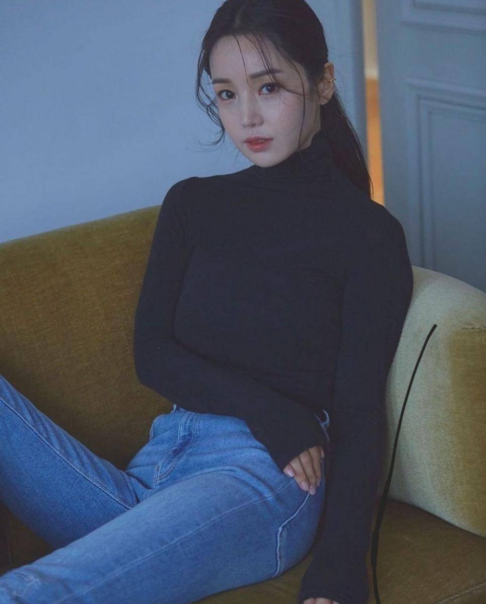 Nam Gyu Ri (instagram.com/nam_gyuri)