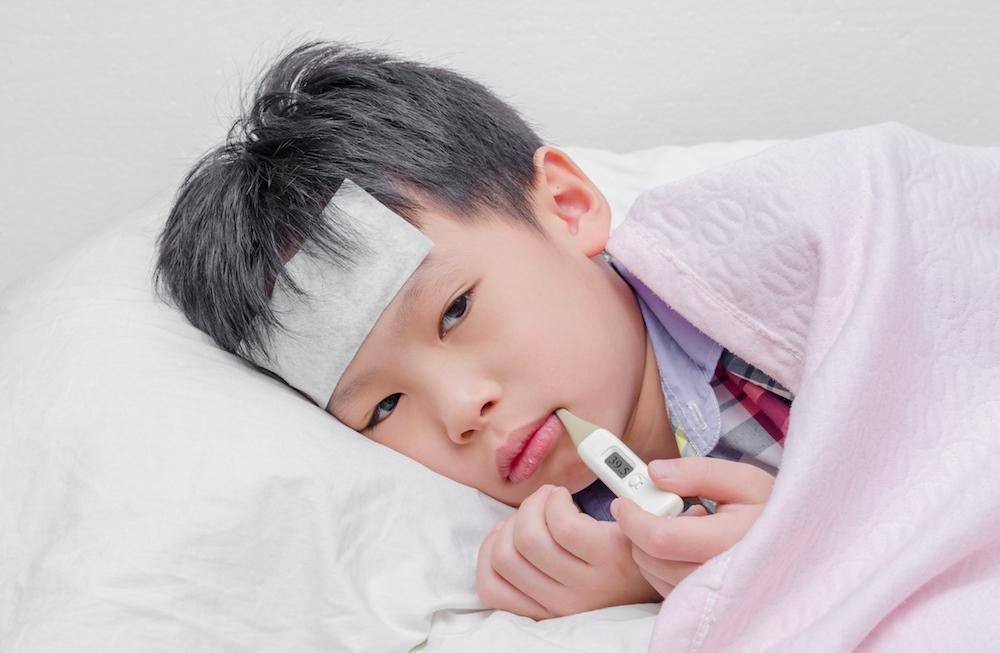 ilustrasi anak demam (rossbridgepeds.com)