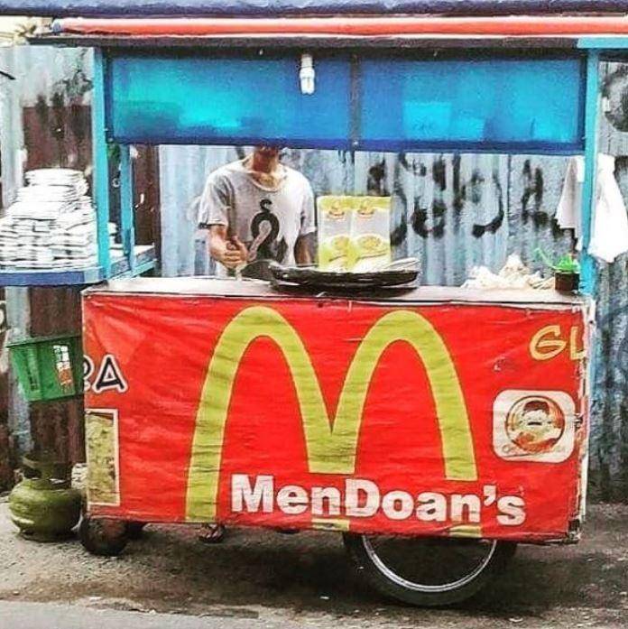 tulisan di gerobak gorengan (Instagram.com/awreceh.id)