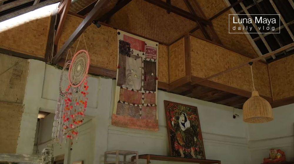 rumah ibunda Luna Maya (YouTube.com/Luna Maya)