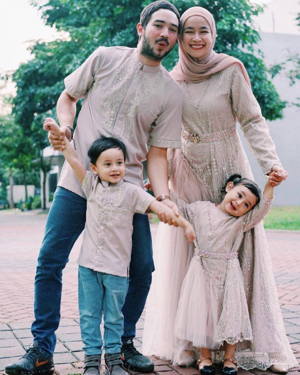 Aryani Fitriana dan keluarga (instagram.com/aryanifitriana24)