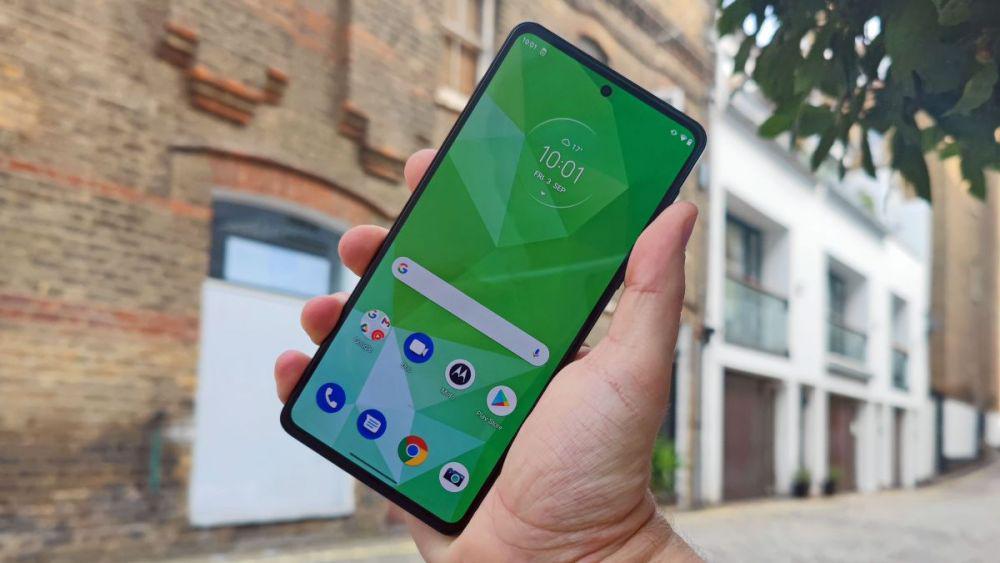Motorola Edge 20 Pro (techradar.com)