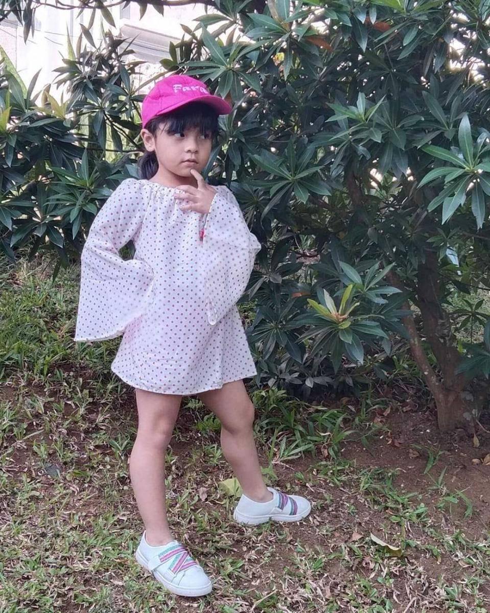 Potret lucu Fara Shakila(instagram.com/farashakila2015)