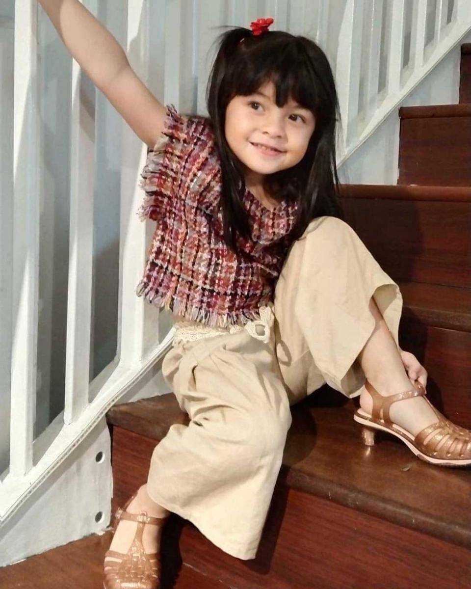 Potret lucu Fara Shakila(instagram.com/farashakila2015)