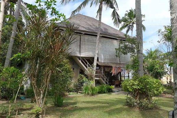 rumah ibunda Luna Maya (YouTube.com/Luna Maya)