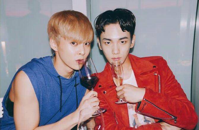 Key SHINee dan Xiumin EXO (instagram.com/bumkeyk)