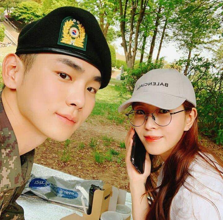 Key SHINee dan BoA (instagram.com/bumkeyk)