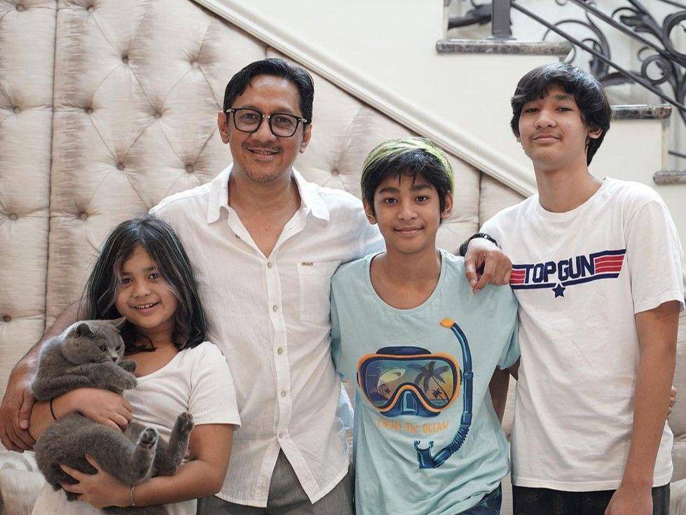 potret Andre Taulany dan keluarga (instagram.com/andreastaulany)