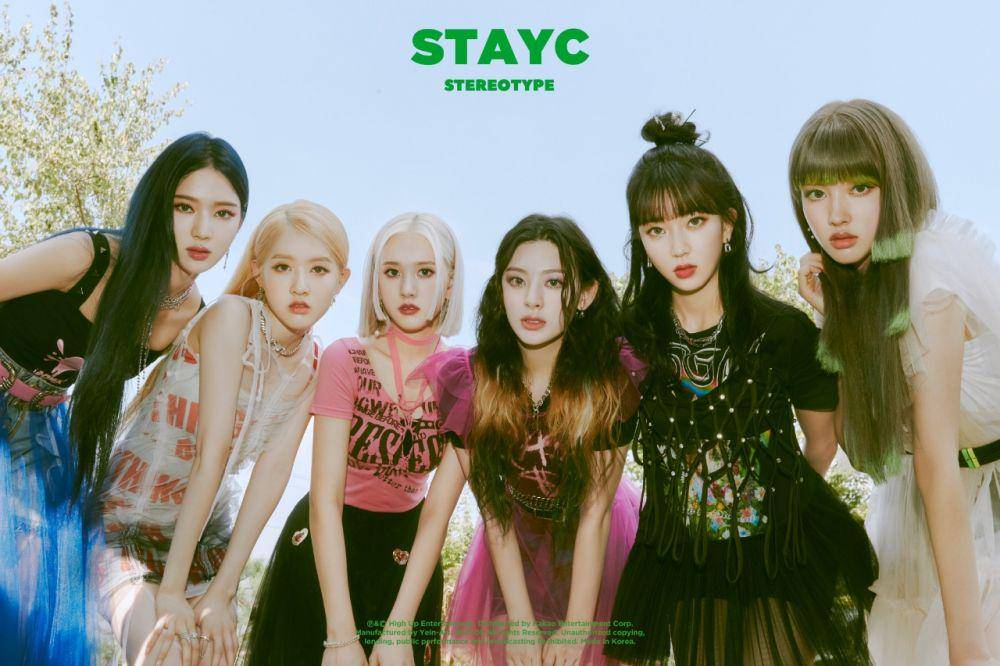 STAYC (twitter.com/STAYC_official)