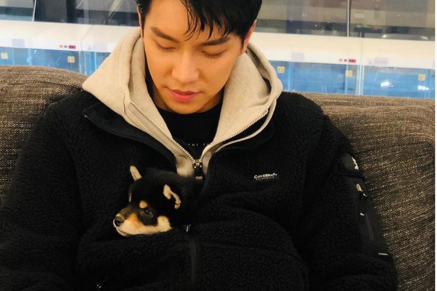 10 Potret Aktor KDrama Bersama Anjing Peliharaan, Pencinta Hewan!