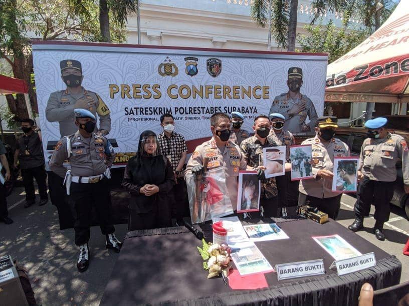 Konferensi pers Polrestabes Surabaya tentang kasus pengeroyokan anggota polisi, Jumat (10/9/2021). Dok istimewa
