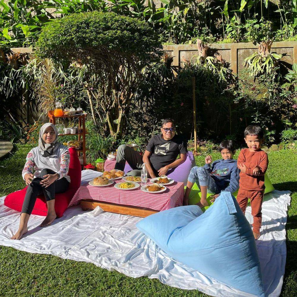 potret keluarga Soleh Solihun (instagram.com/solehsolihun)